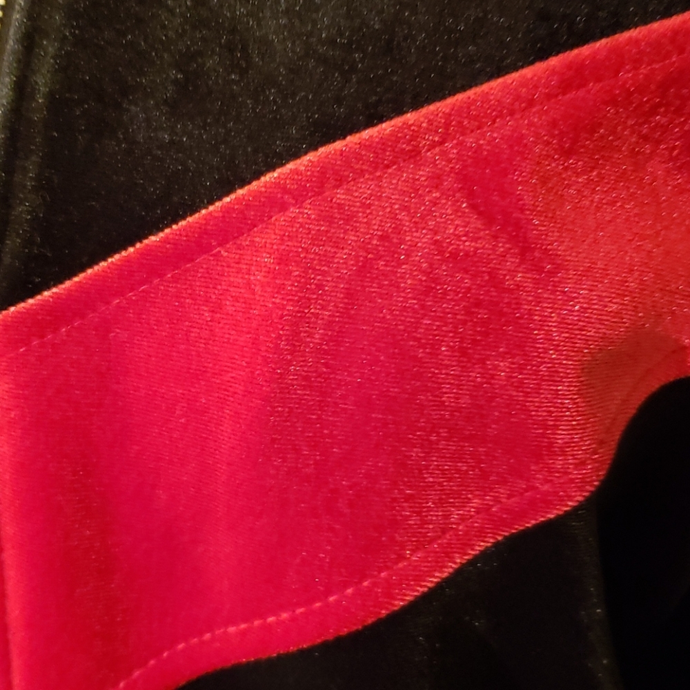 FOREVER 21 Crushed velvet zip up size med - Picture 3 of 13